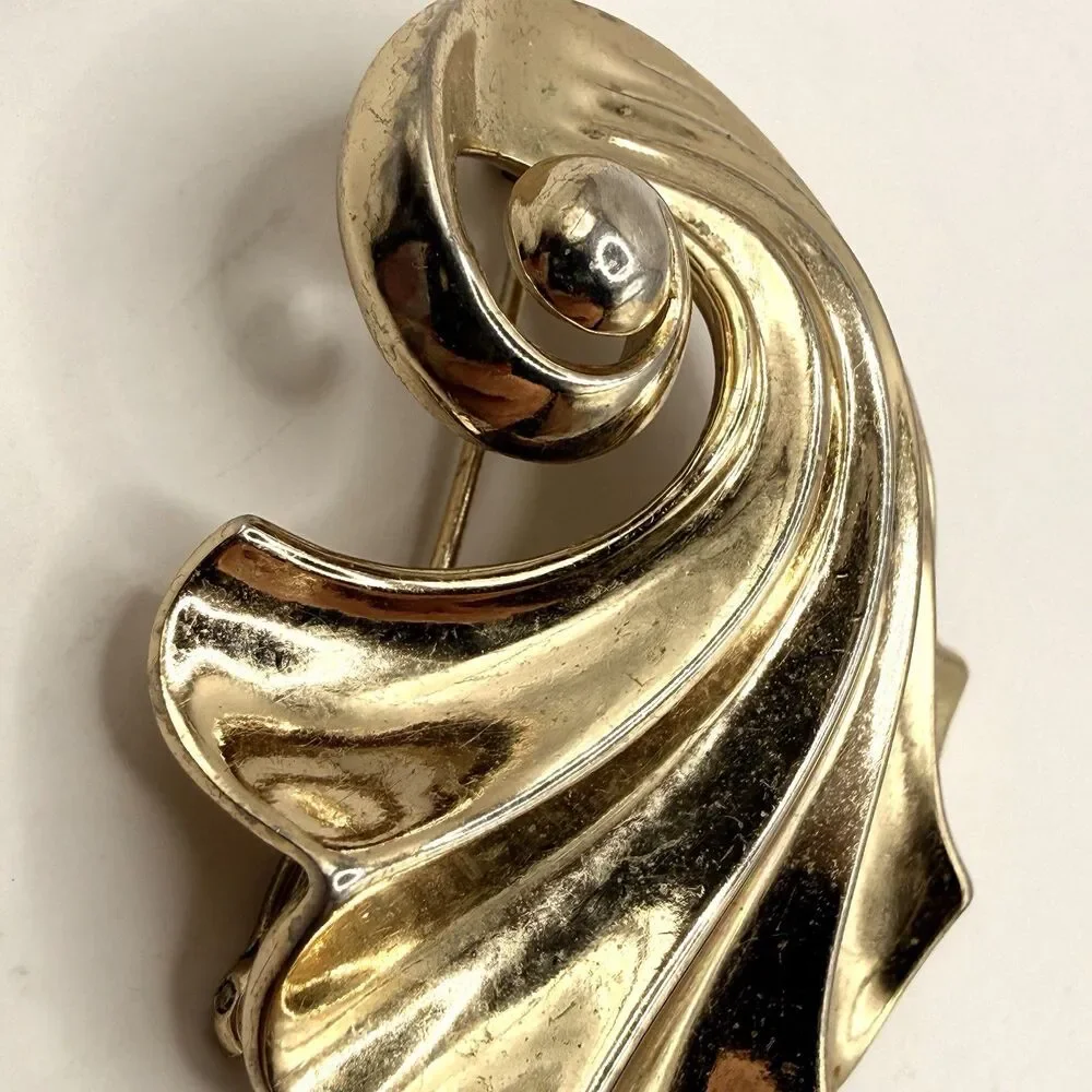 Trifari vintage crown